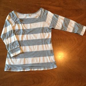 Women's Forever 21 quarter sleeve shirt